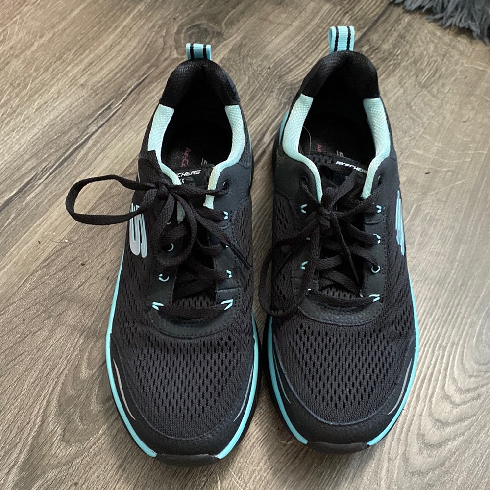 Skechers D’Lux Walkers